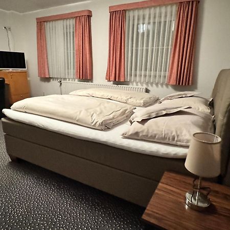 Hotel Und Restaurant Pinkenburg Wennigsen ภายนอก รูปภาพ
